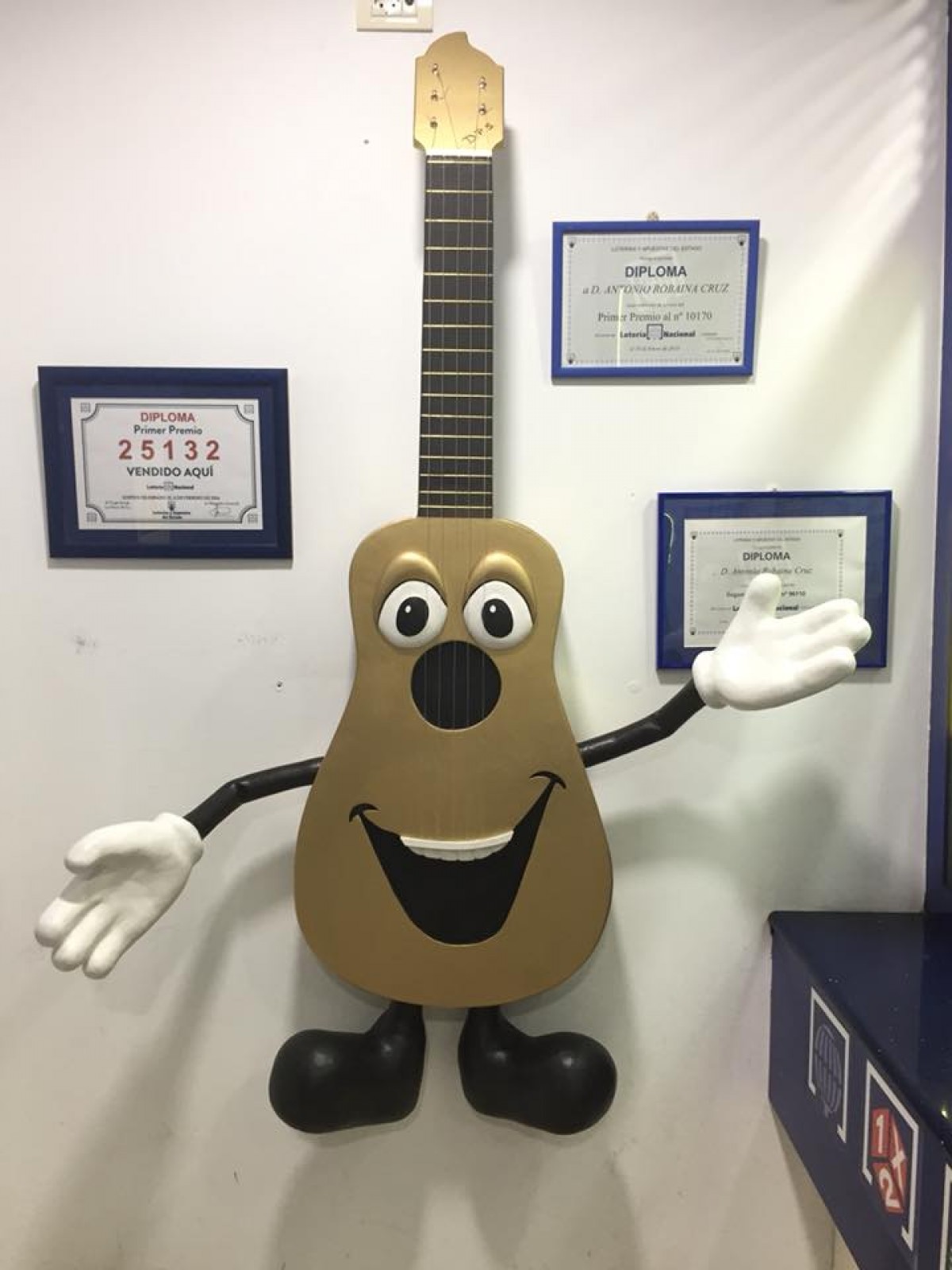    Imagen 3 para promocionar la tienda El timple dorado